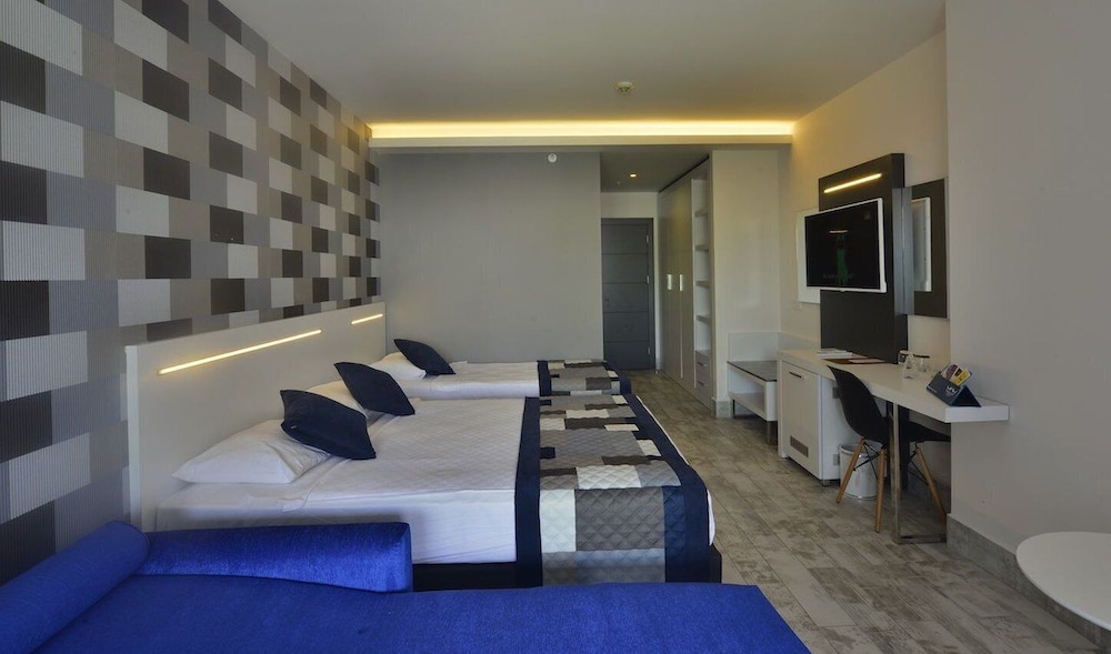 White City Beach - Adults Only — Hotel rooms in Alanya