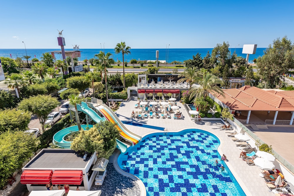 White City Beach - Adults Only — Swimming pool in Alanya