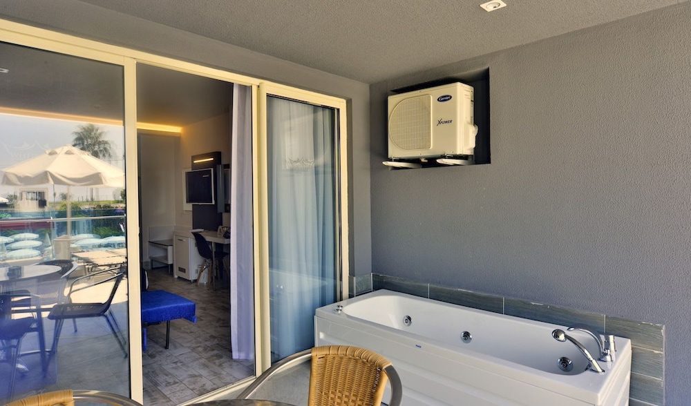 White City Beach - Adults Only — Hotel rooms in Alanya