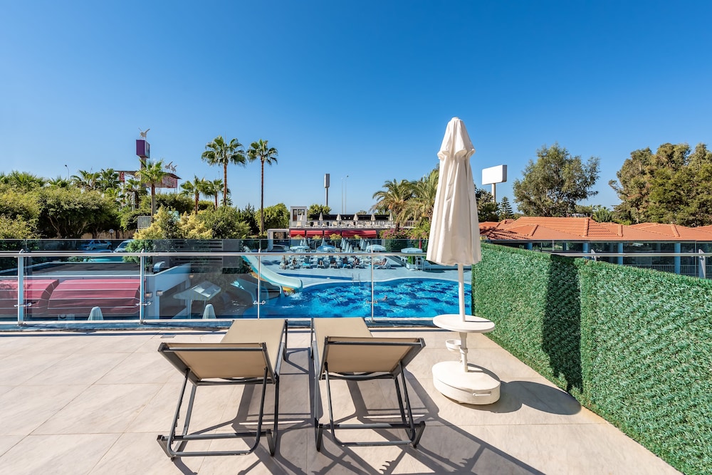White City Beach - Adults Only — Swimming pool in Alanya