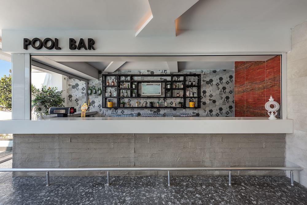 White City Beach - Adults Only — Restaurant & bars in Alanya