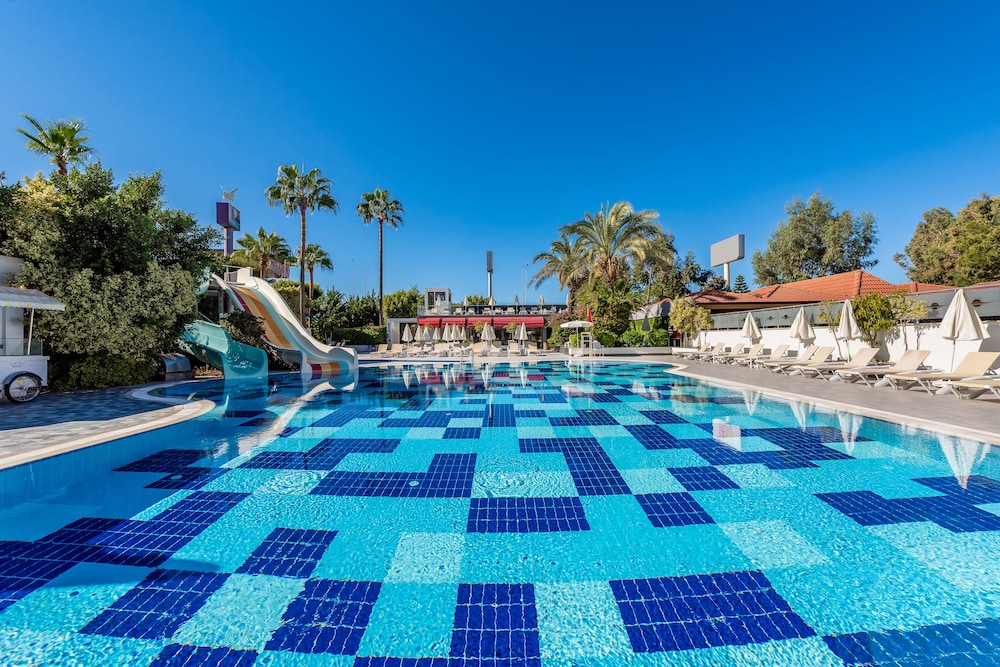 White City Beach - Adults Only — Swimming pool in Alanya