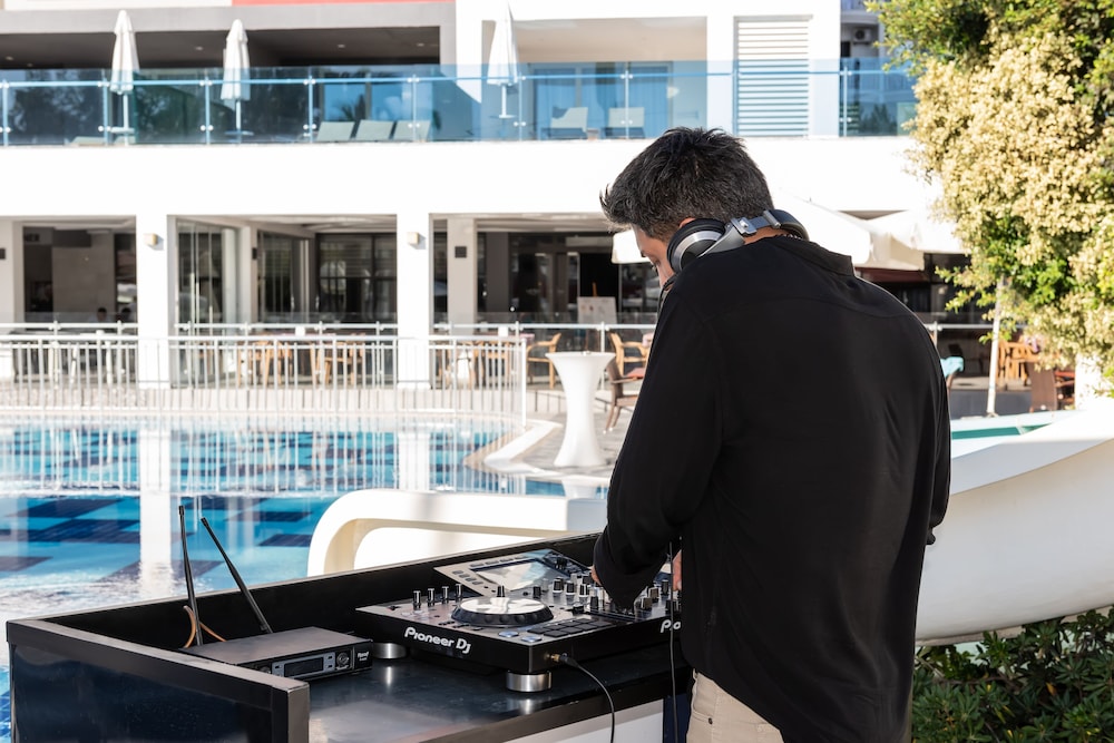 White City Beach - Adults Only — Restaurant & bars in Alanya