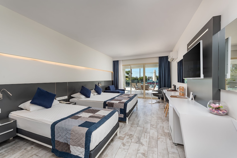 White City Beach - Adults Only — Hotel rooms in Alanya