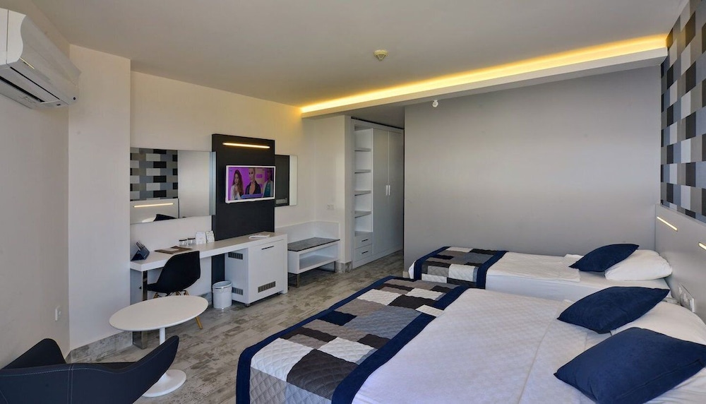 White City Beach - Adults Only — Hotel rooms in Alanya