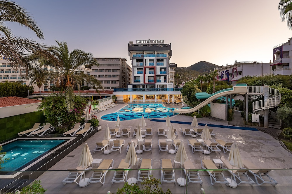 White City Beach - Adults Only — Swimming pool in Alanya