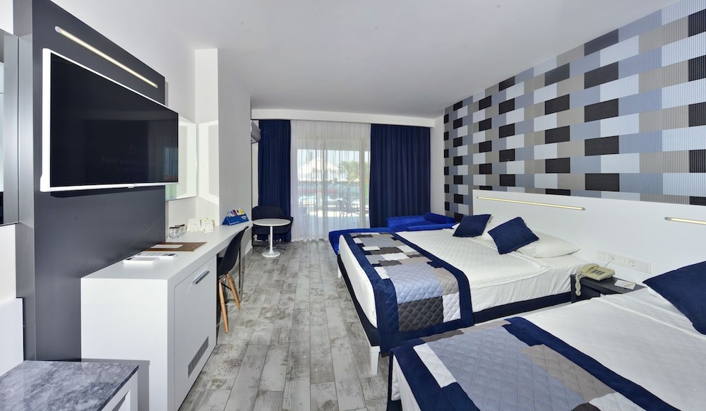 White City Beach - Adults Only — Hotel rooms in Alanya