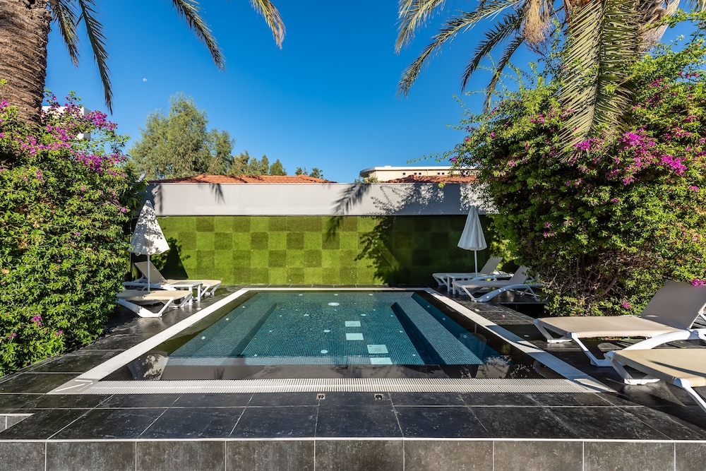 White City Beach - Adults Only — Swimming pool in Alanya