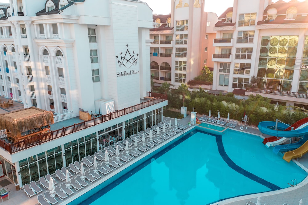 Side Royal Palace Hotel & Spa - All Inclusive — Swimming pool in Side