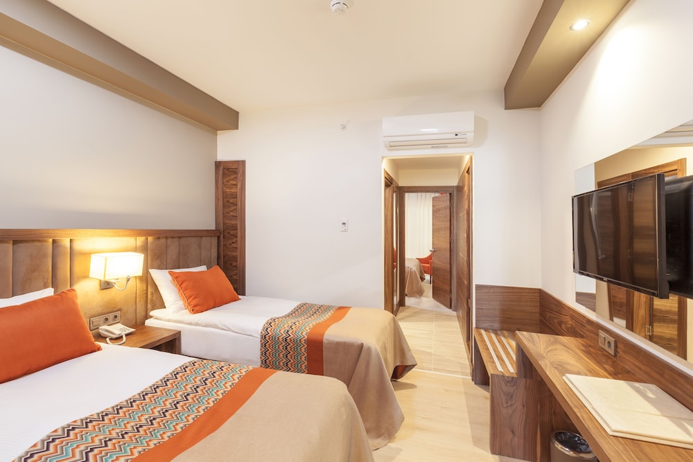 Side Royal Palace Hotel & Spa - All Inclusive — Hotel rooms in Side