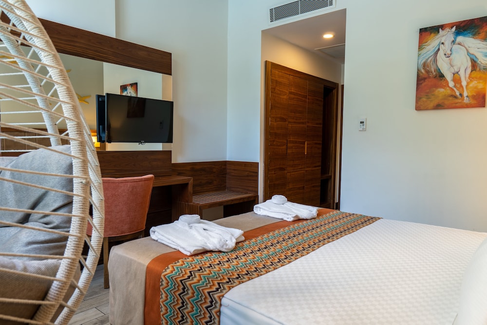 Side Royal Palace Hotel & Spa - All Inclusive — Hotel rooms in Side