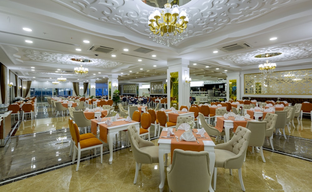 Side Royal Palace Hotel & Spa - All Inclusive — Restaurant & bars in Side