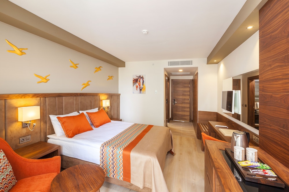 Side Royal Palace Hotel & Spa - All Inclusive — Hotel rooms in Side