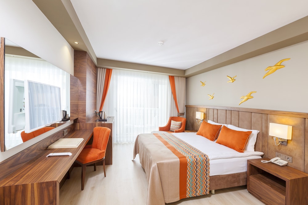 Side Royal Palace Hotel & Spa - All Inclusive — Hotel rooms in Side
