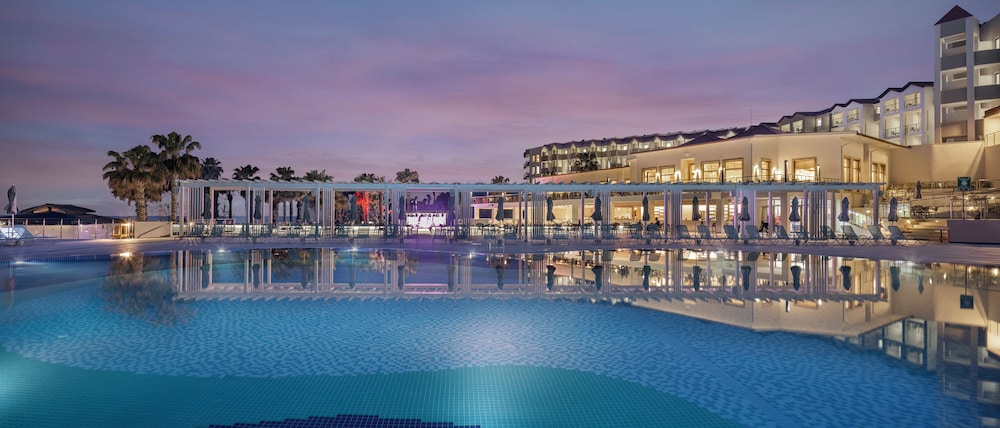 Arcanus Hotels Sorgun - All Inclusive — Pool in Side