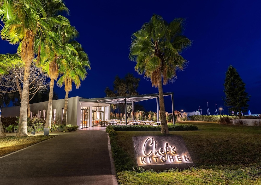 Paloma Finesse All Inclusive — Hotel building in Side