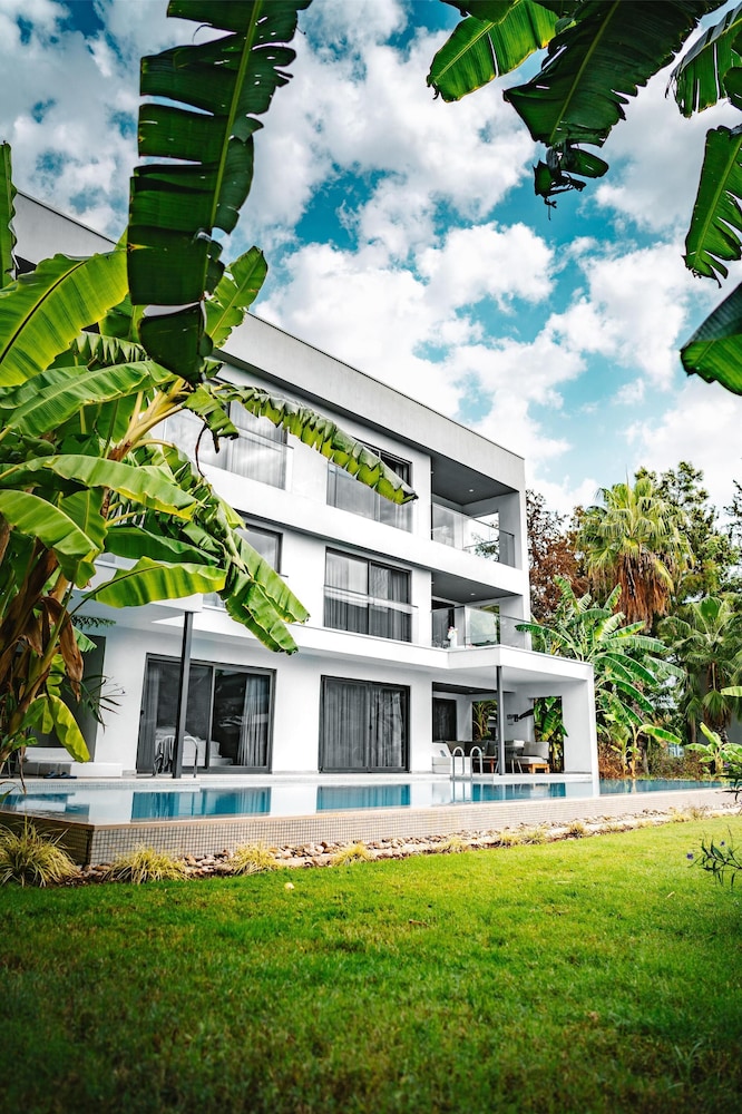 Paloma Finesse All Inclusive — Hotel building in Side