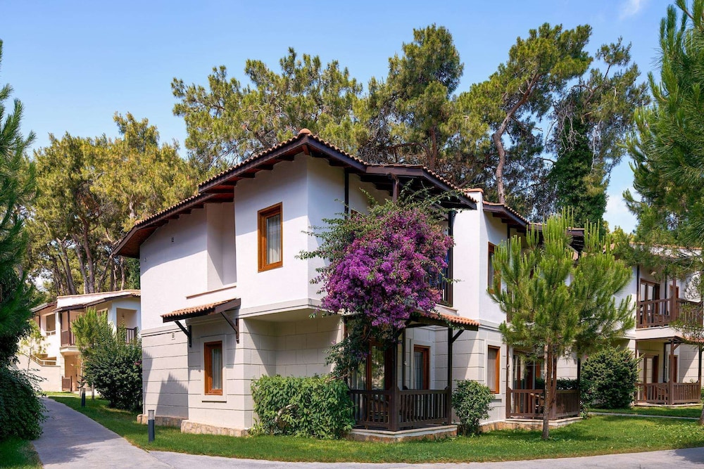 Voyage Sorgun — Hotel building in Side