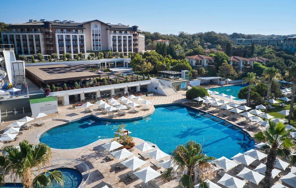 Voyage Sorgun — Swimming pool in Side
