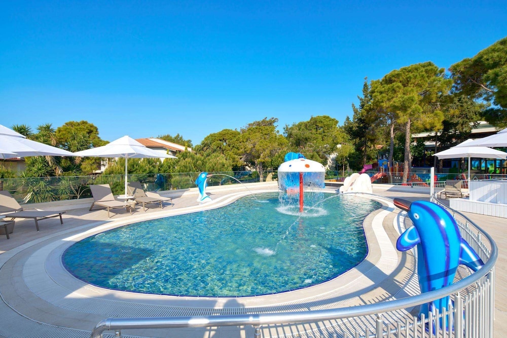 Voyage Sorgun — Swimming pool in Side