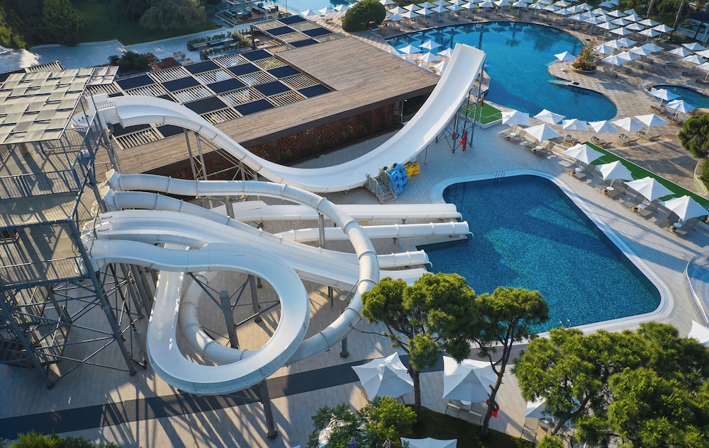 Voyage Sorgun — Swimming pool in Side
