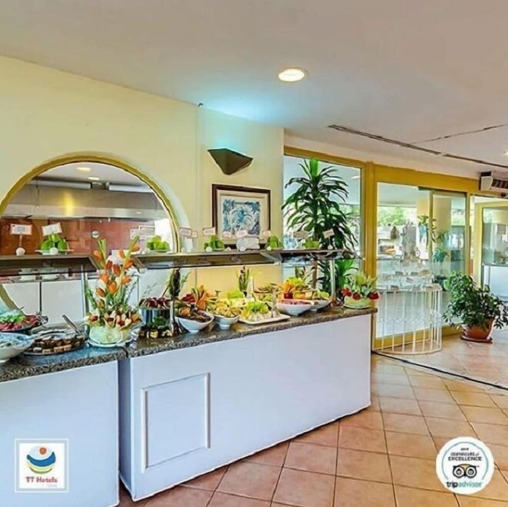 AQI Pegasos Club - All Inclusive — Restaurant & bars in Avsallar