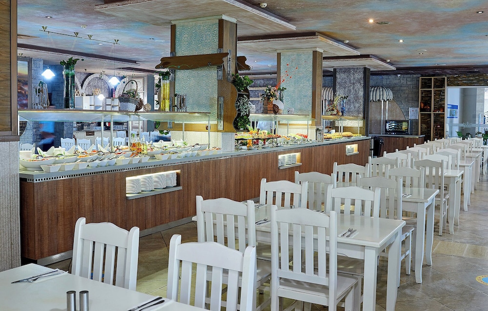 HI Hotels Imperial Resort – All Inclusive — Restaurant in Sunny Beach, Burgas Region