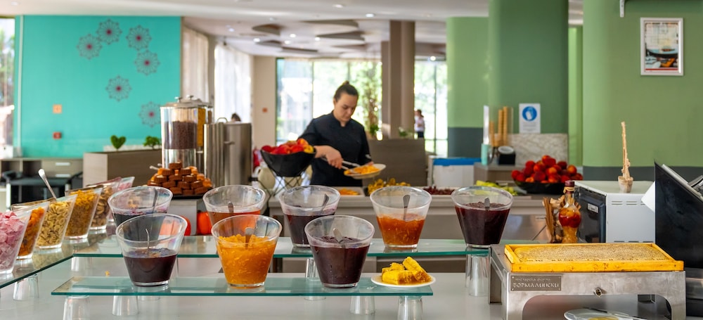 MPM Kalina Garden Hotel — Restaurant & bars in Sunny Beach, Burgas Region