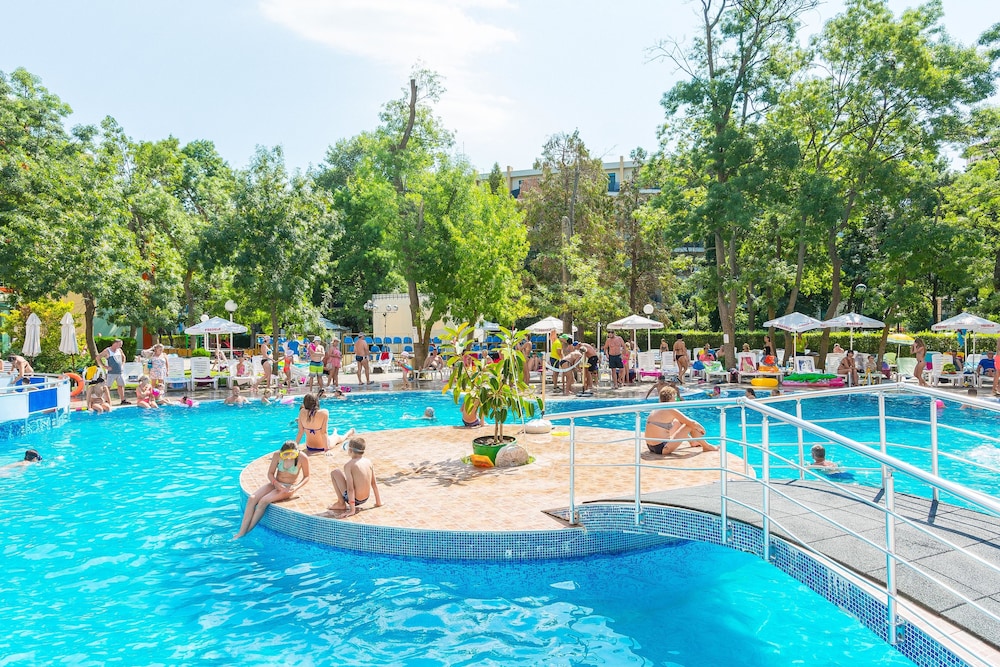 MPM Kalina Garden Hotel — Swimming pool in Sunny Beach, Burgas Region