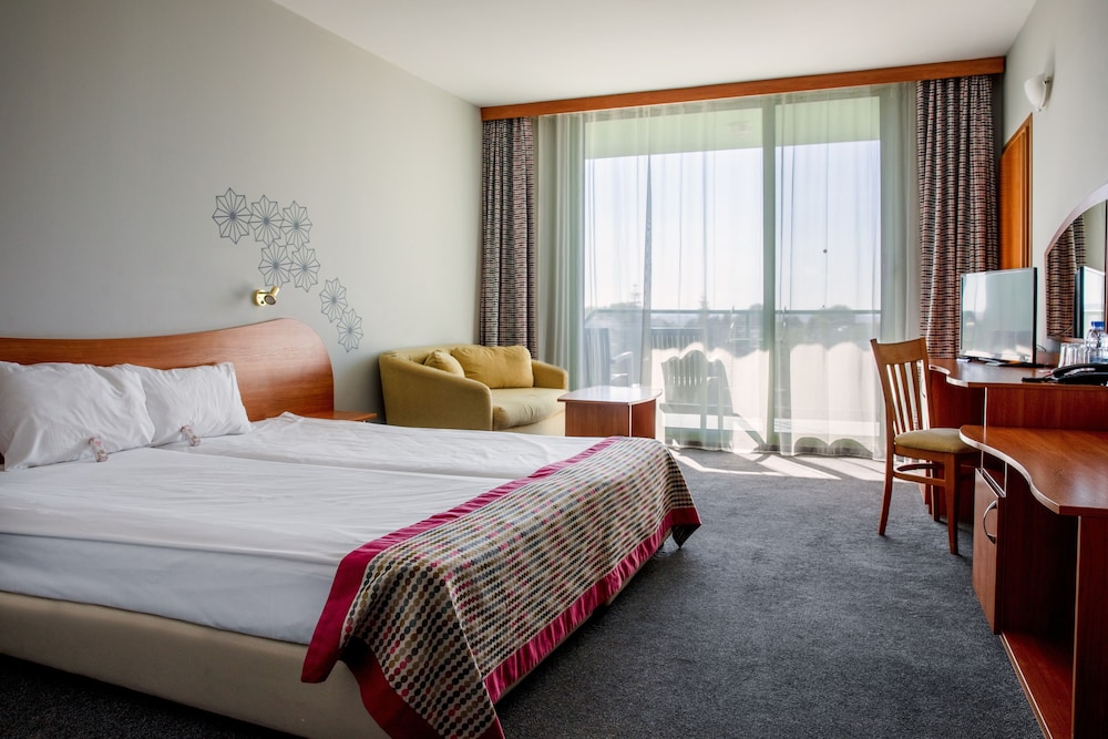 MPM Kalina Garden Hotel — Hotel rooms in Sunny Beach, Burgas Region