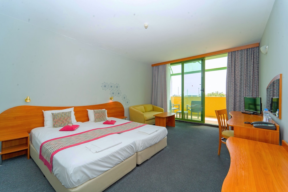 MPM Kalina Garden Hotel — Hotel rooms in Sunny Beach, Burgas Region