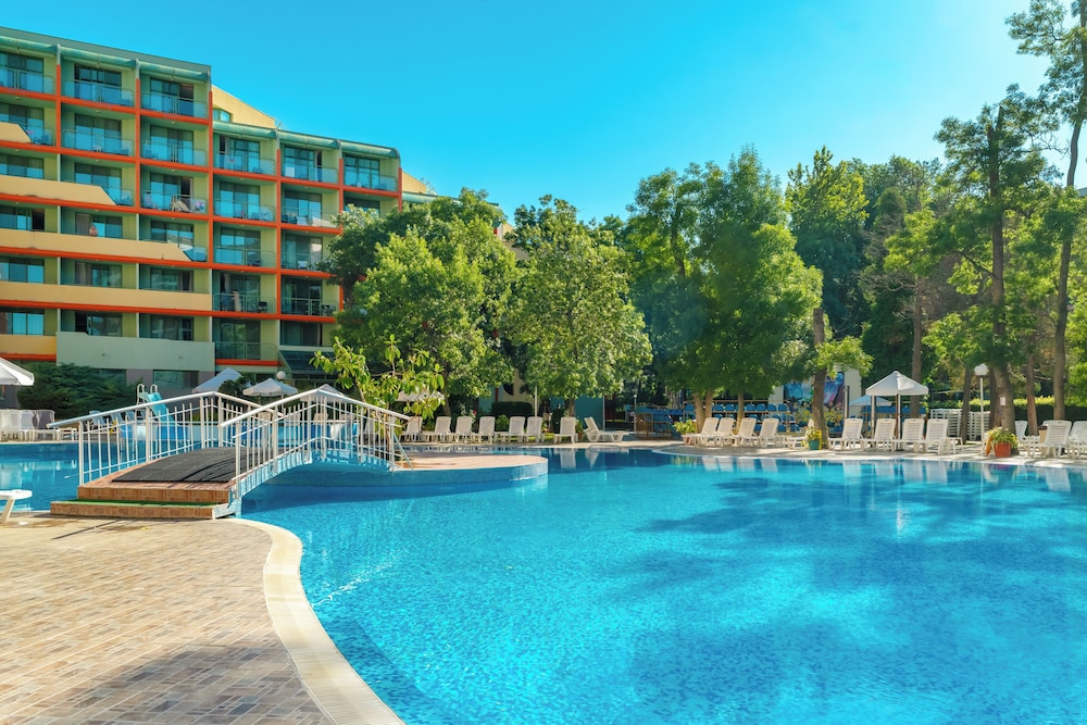 MPM Kalina Garden Hotel — Swimming pool in Sunny Beach, Burgas Region