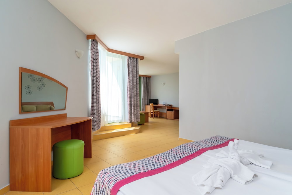 MPM Kalina Garden Hotel — Hotel rooms in Sunny Beach, Burgas Region