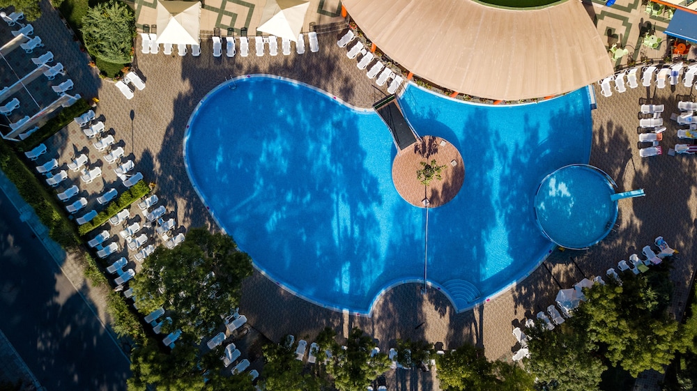 MPM Kalina Garden Hotel — Swimming pool in Sunny Beach, Burgas Region