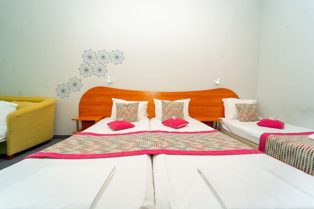 MPM Kalina Garden Hotel — Hotel rooms in Sunny Beach, Burgas Region
