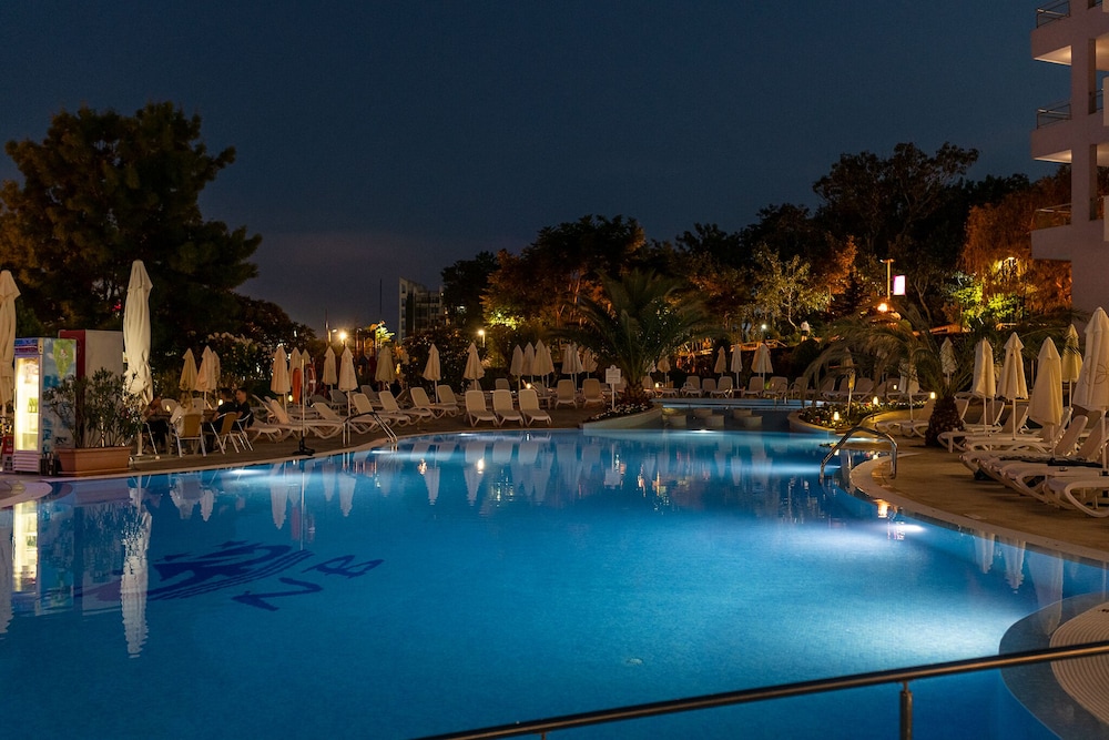 Sentido Hotel Neptun Beach - All inclusive — Swimming pool in Sunny Beach, Burgas Region