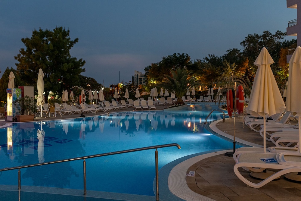 Sentido Hotel Neptun Beach - All inclusive — Swimming pool in Sunny Beach, Burgas Region