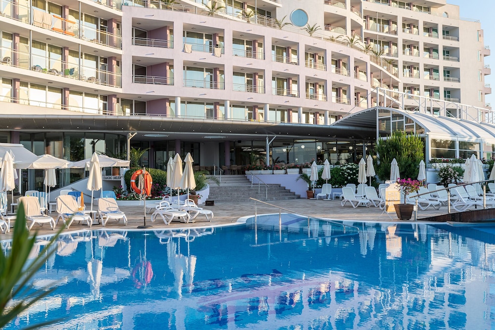 Sentido Hotel Neptun Beach - All inclusive — Swimming pool in Sunny Beach, Burgas Region
