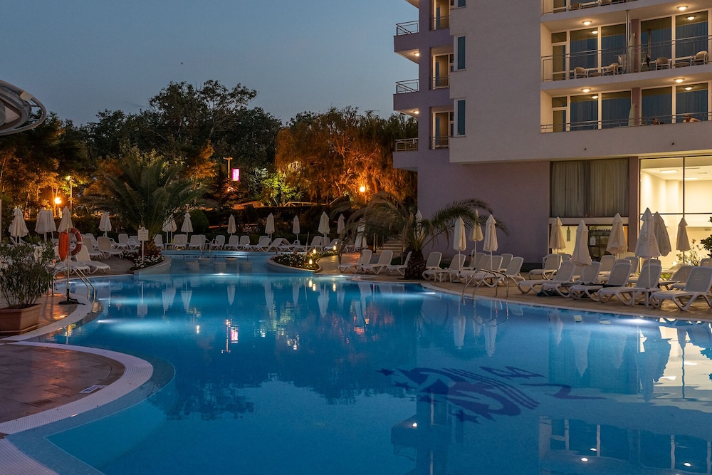 Sentido Hotel Neptun Beach - All inclusive — Swimming pool in Sunny Beach, Burgas Region