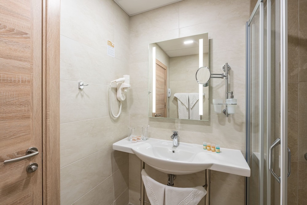 Sentido Hotel Neptun Beach - All inclusive — Hotel rooms in Sunny Beach, Burgas Region