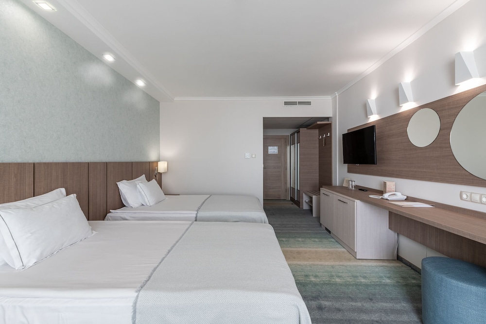 Sentido Hotel Neptun Beach - All inclusive — Hotel rooms in Sunny Beach, Burgas Region