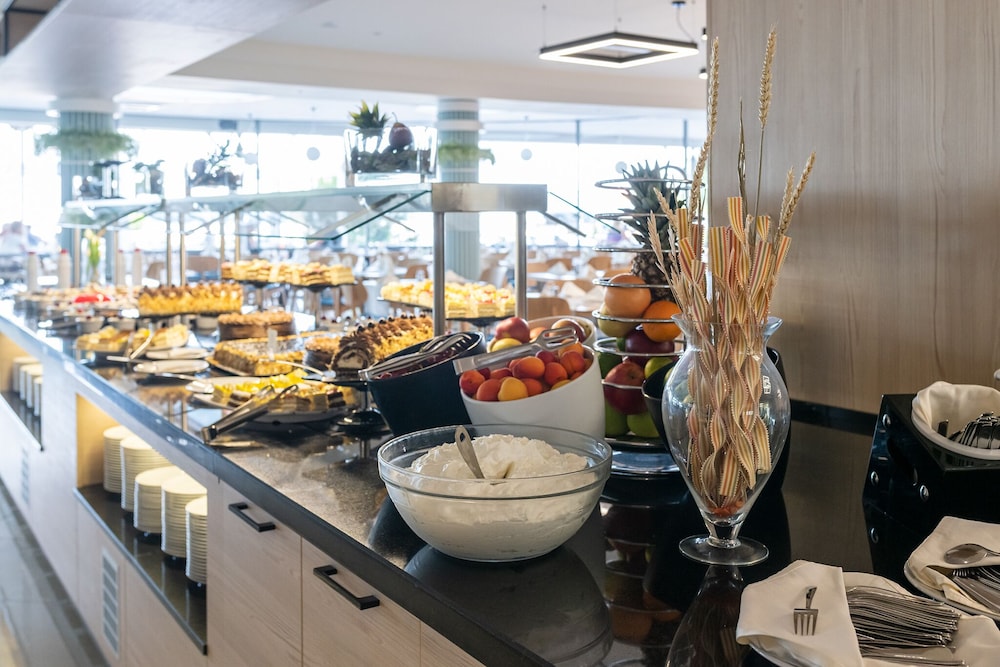 Sentido Hotel Neptun Beach - All inclusive — Restaurant & bars in Sunny Beach, Burgas Region