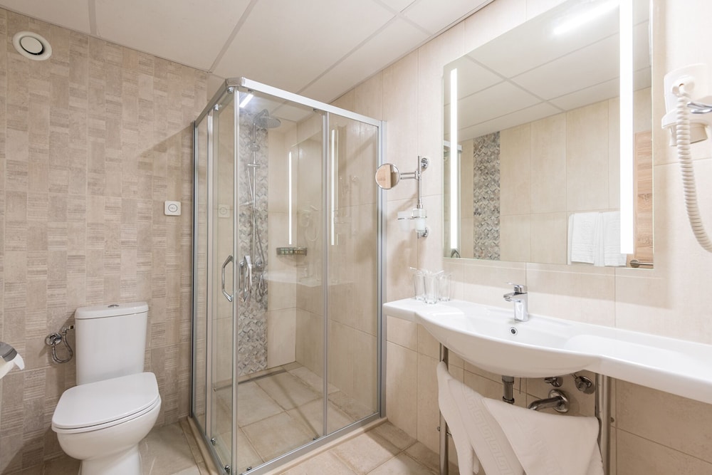 Sentido Hotel Neptun Beach - All inclusive — Hotel rooms in Sunny Beach, Burgas Region