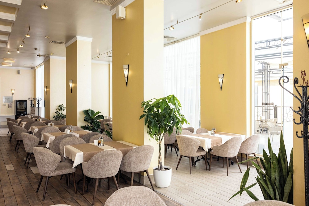 Rome Palace Deluxe — Restaurant & bars in Sunny Beach, Burgas Region