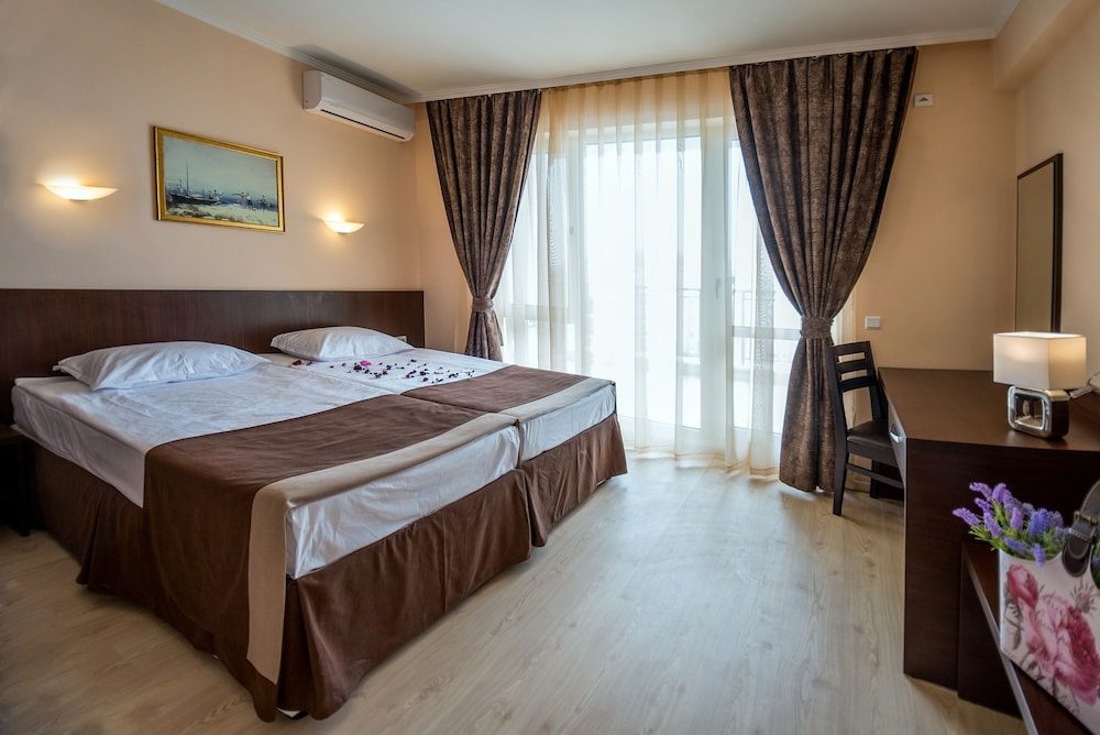 Rome Palace Deluxe — Hotel rooms in Sunny Beach, Burgas Region