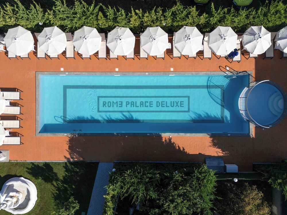 Rome Palace Deluxe — Swimming pool in Sunny Beach, Burgas Region