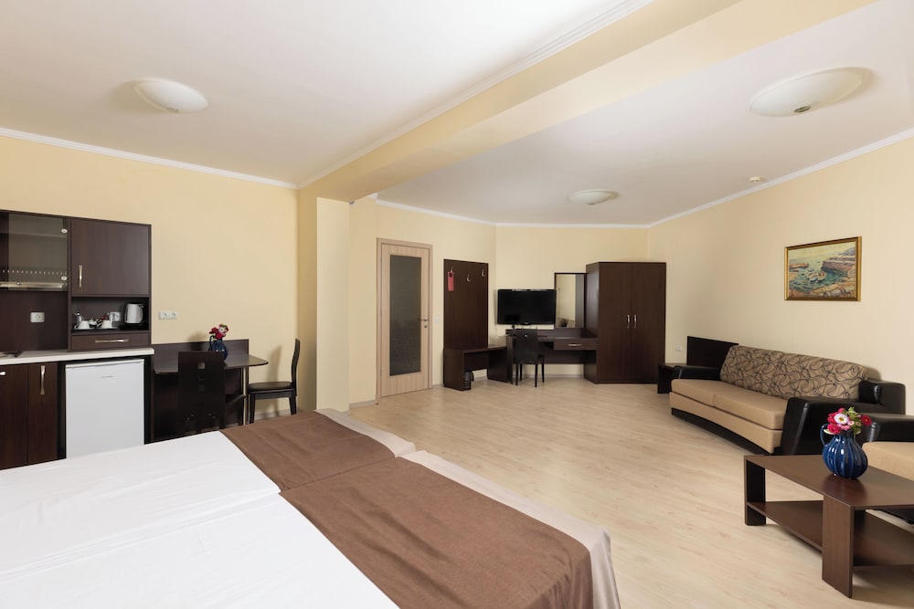 Rome Palace Deluxe — Hotel rooms in Sunny Beach, Burgas Region