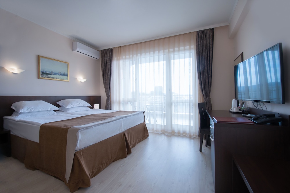 Rome Palace Deluxe — Hotel rooms in Sunny Beach, Burgas Region