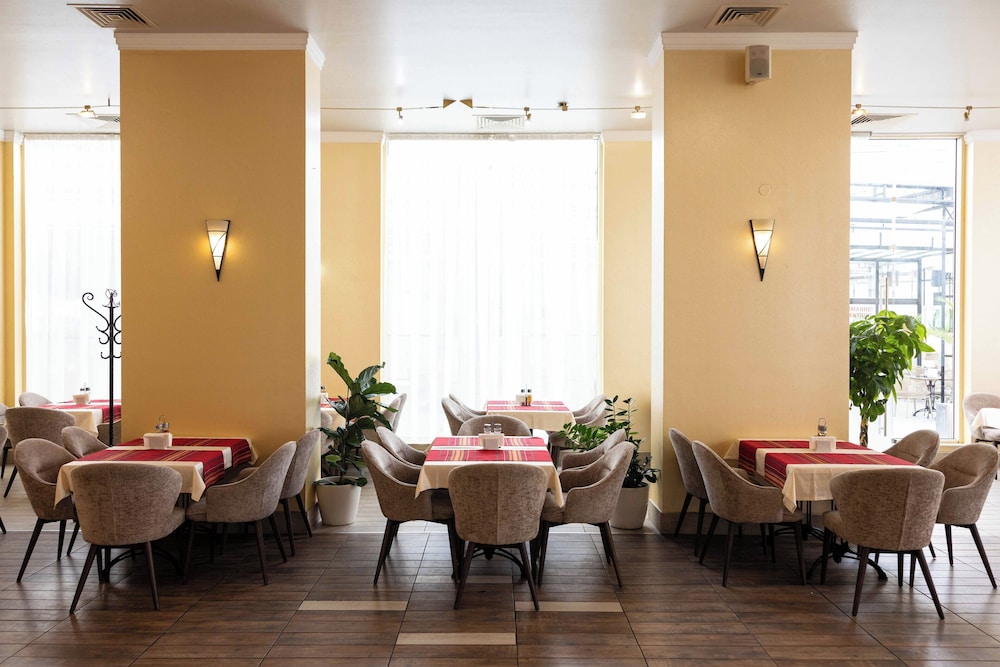 Rome Palace Deluxe — Restaurant & bars in Sunny Beach, Burgas Region