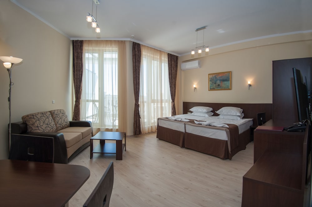 Rome Palace Deluxe — Hotel rooms in Sunny Beach, Burgas Region